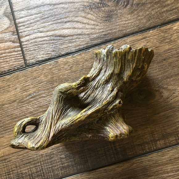 Poly-Resin Granite Rock Water Dish & Tree Stump - Picture 4 of 5